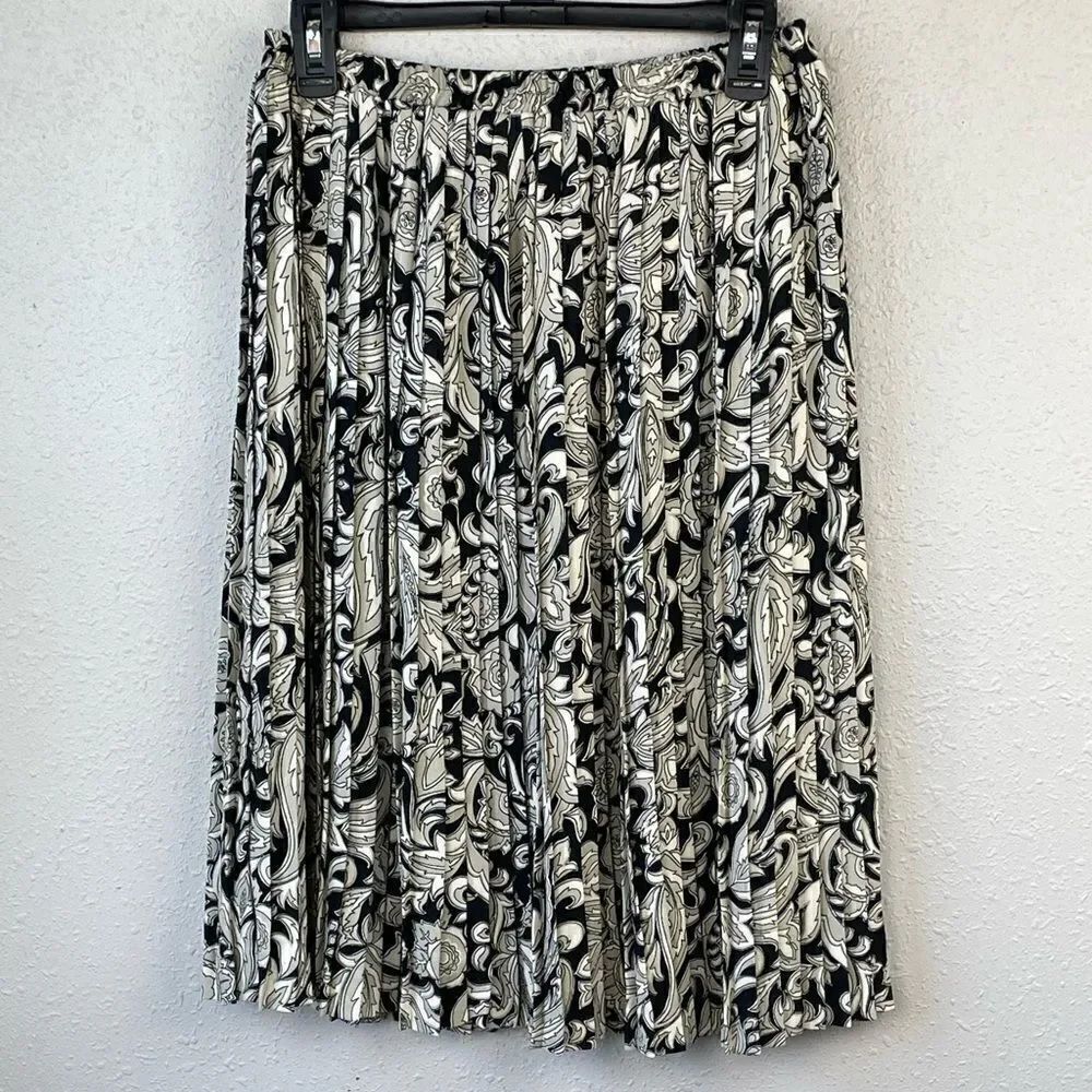 EUC Leslie Fay Womens Paisley Style Pleated Midi Skirt Size 10.